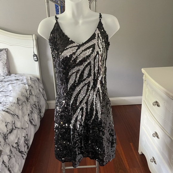 Dresses & Skirts - Mini black and silver sequence  dress